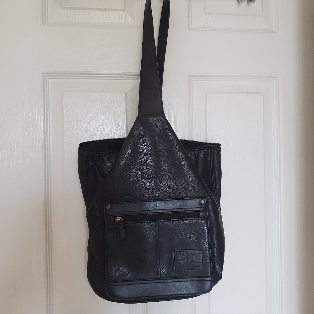 RELIC BLACK SLING BAG